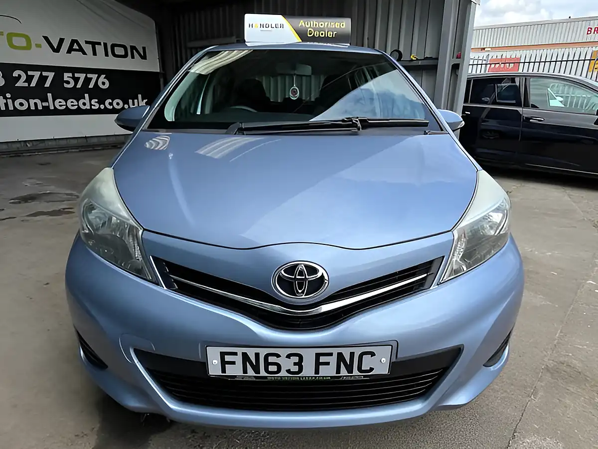 Used 2013 Toyota Yaris Tr Blue - Interior and Exterior details 16