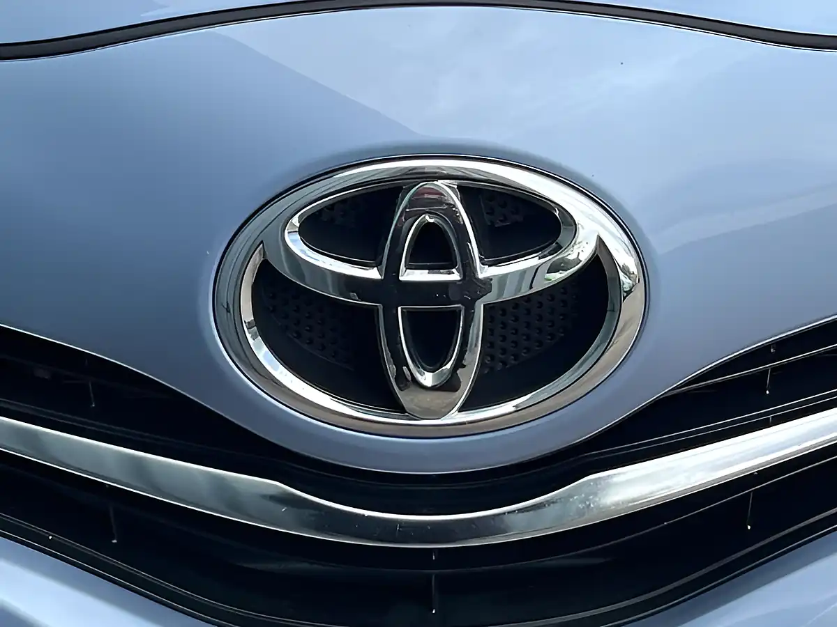 Used 2013 Toyota Yaris Tr Blue - Interior and Exterior details 19
