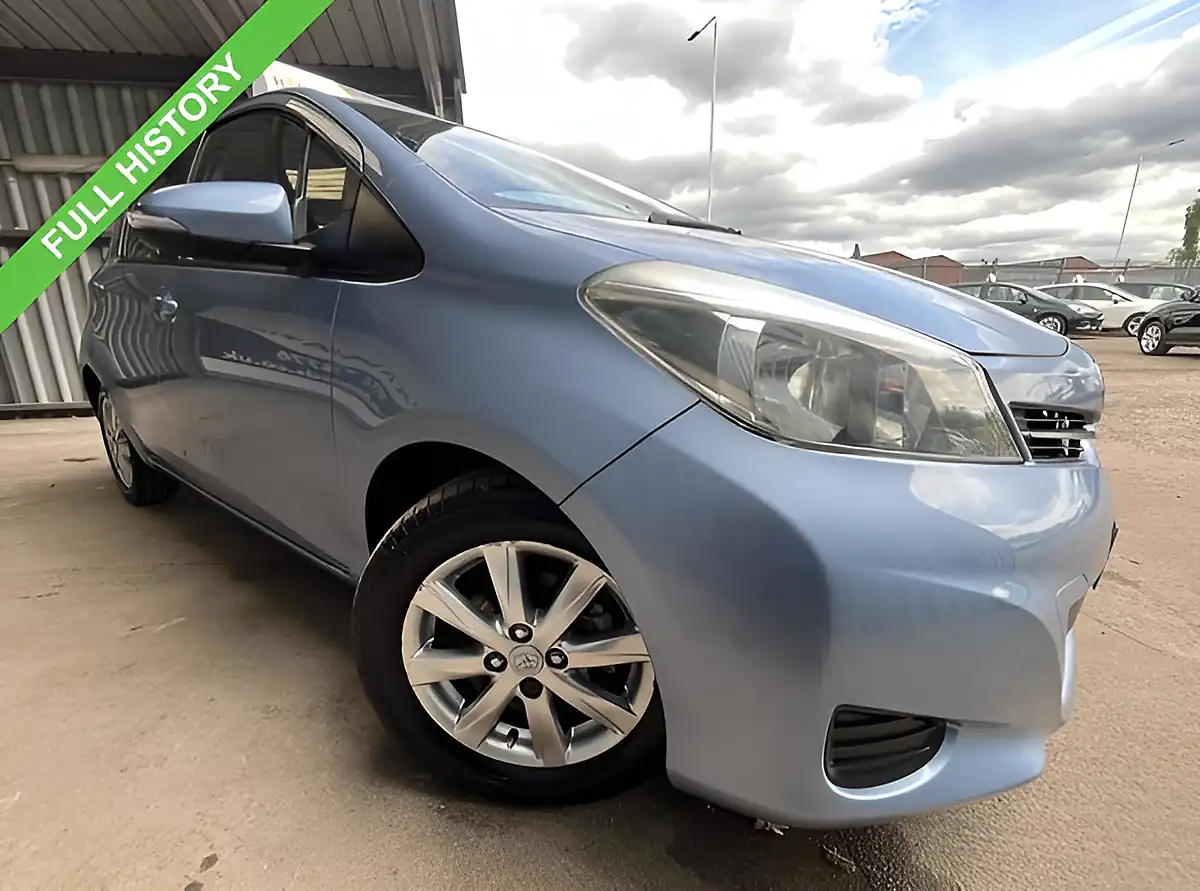 Used 2013 Toyota Yaris Tr Blue - Interior and Exterior details 2