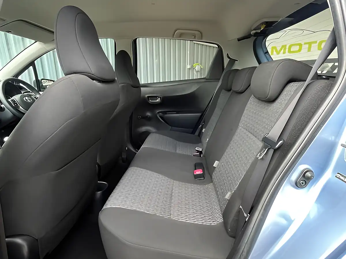 Used 2013 Toyota Yaris Tr Blue - Interior and Exterior details 9