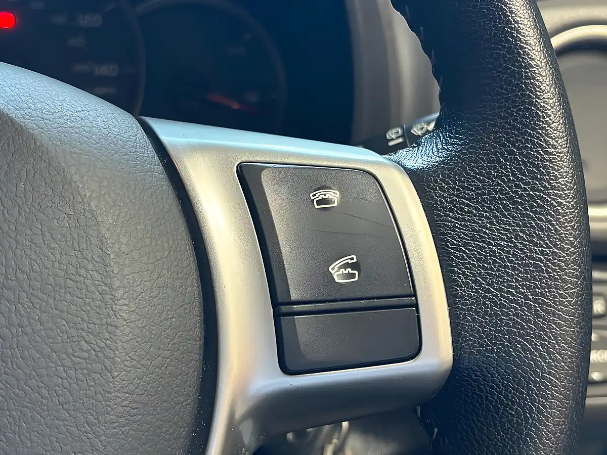 Used 2013 Toyota Yaris Tr Blue - Interior and Exterior details 16