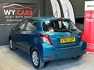 Used 2013 Toyota Yaris Tr Blue - Interior and Exterior details 9