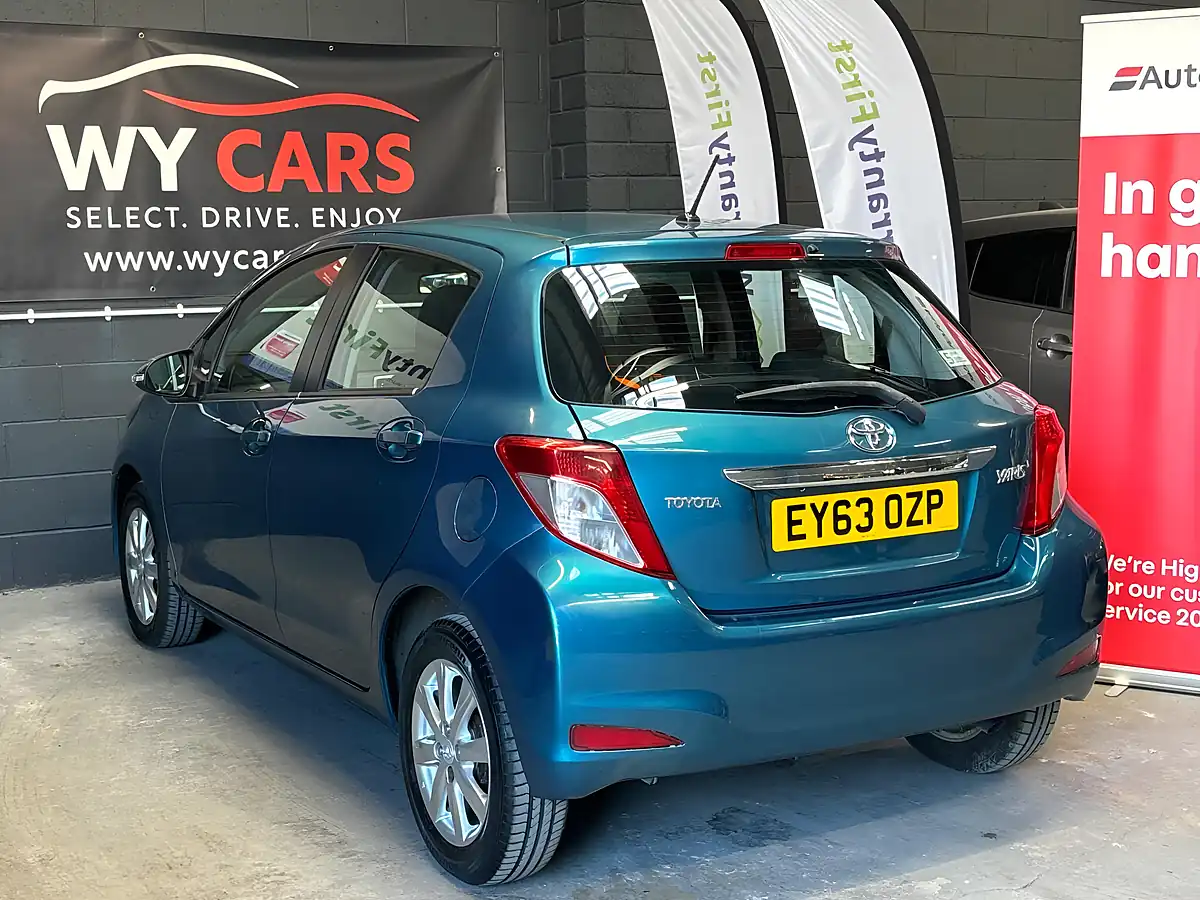 Used 2013 Toyota Yaris Tr Blue - Interior and Exterior details 9