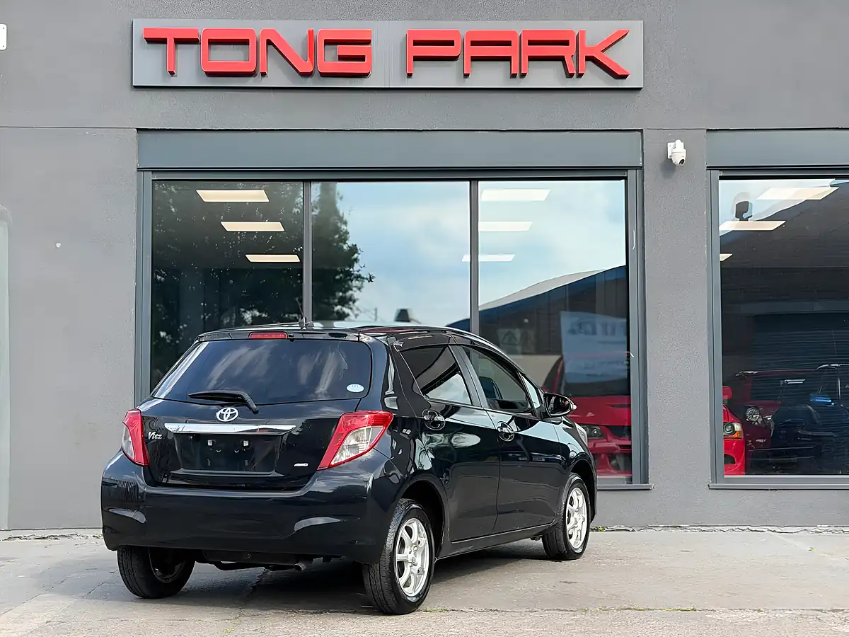 Used 2013 Toyota Yaris Tr Multidrive S Black - Interior and Exterior details 11