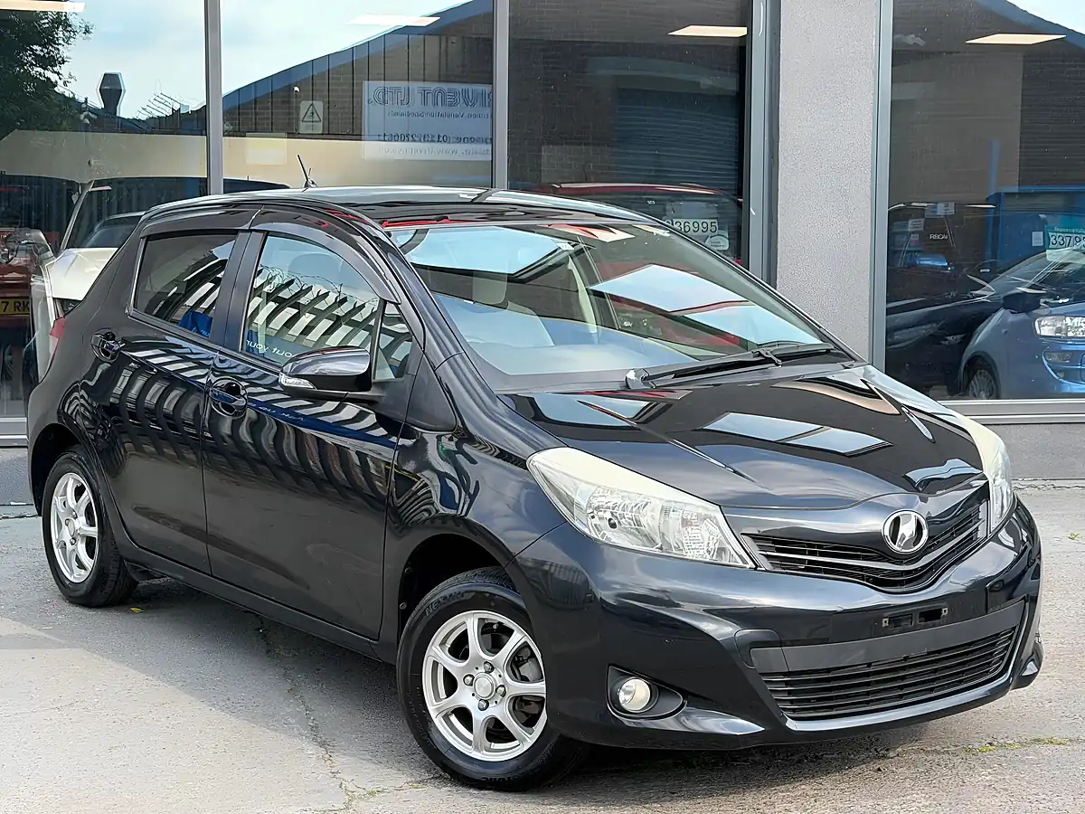 Used 2013 Toyota Yaris Tr Multidrive S Black - Interior and Exterior details 2
