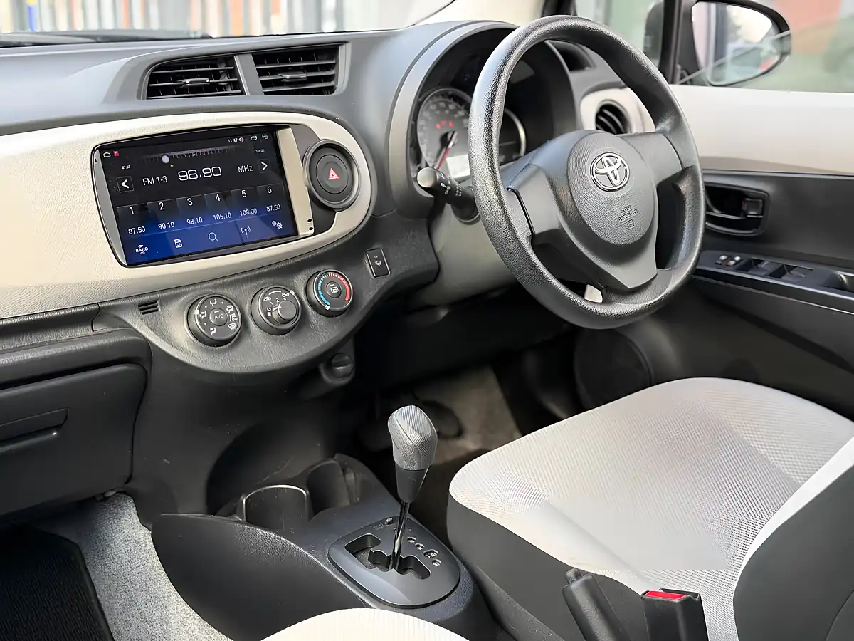 Used 2013 Toyota Yaris Tr Multidrive S Black - Interior and Exterior details 3