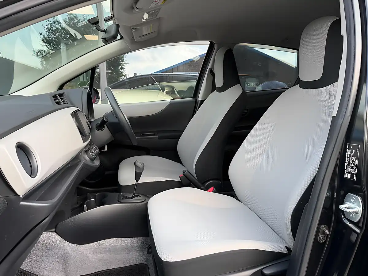 Used 2013 Toyota Yaris Tr Multidrive S Black - Interior and Exterior details 4