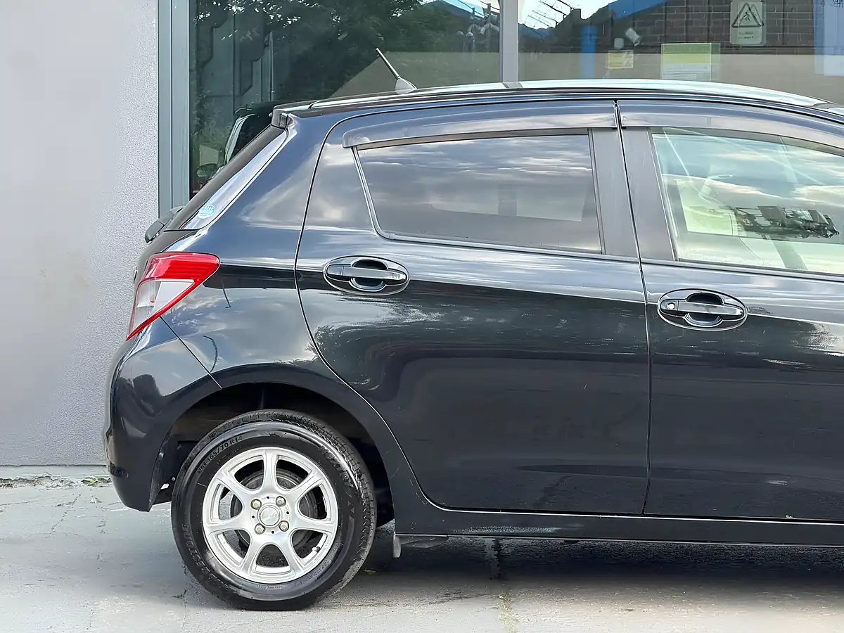 Used 2013 Toyota Yaris Tr Multidrive S Black - Interior and Exterior details 8