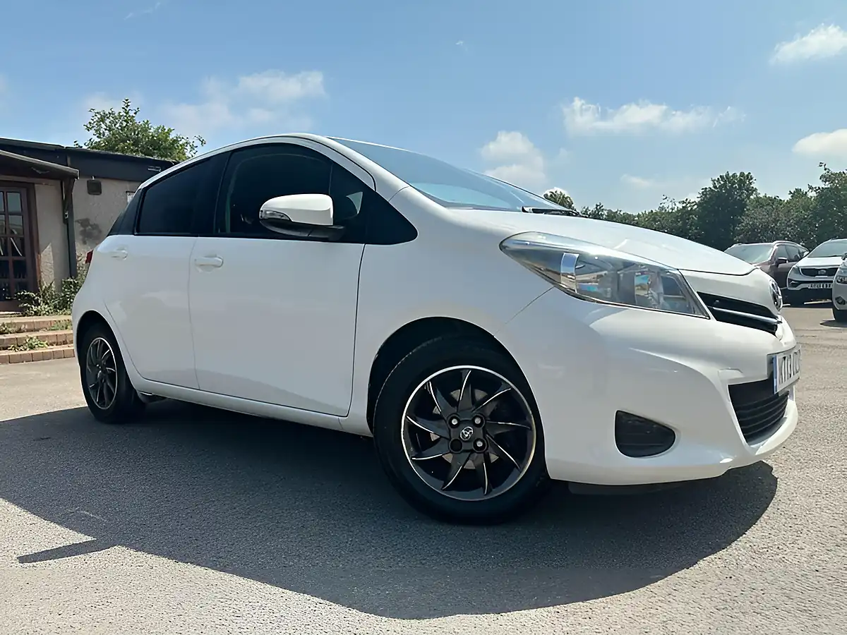 Used 2013 Toyota Yaris Tr White - Front View