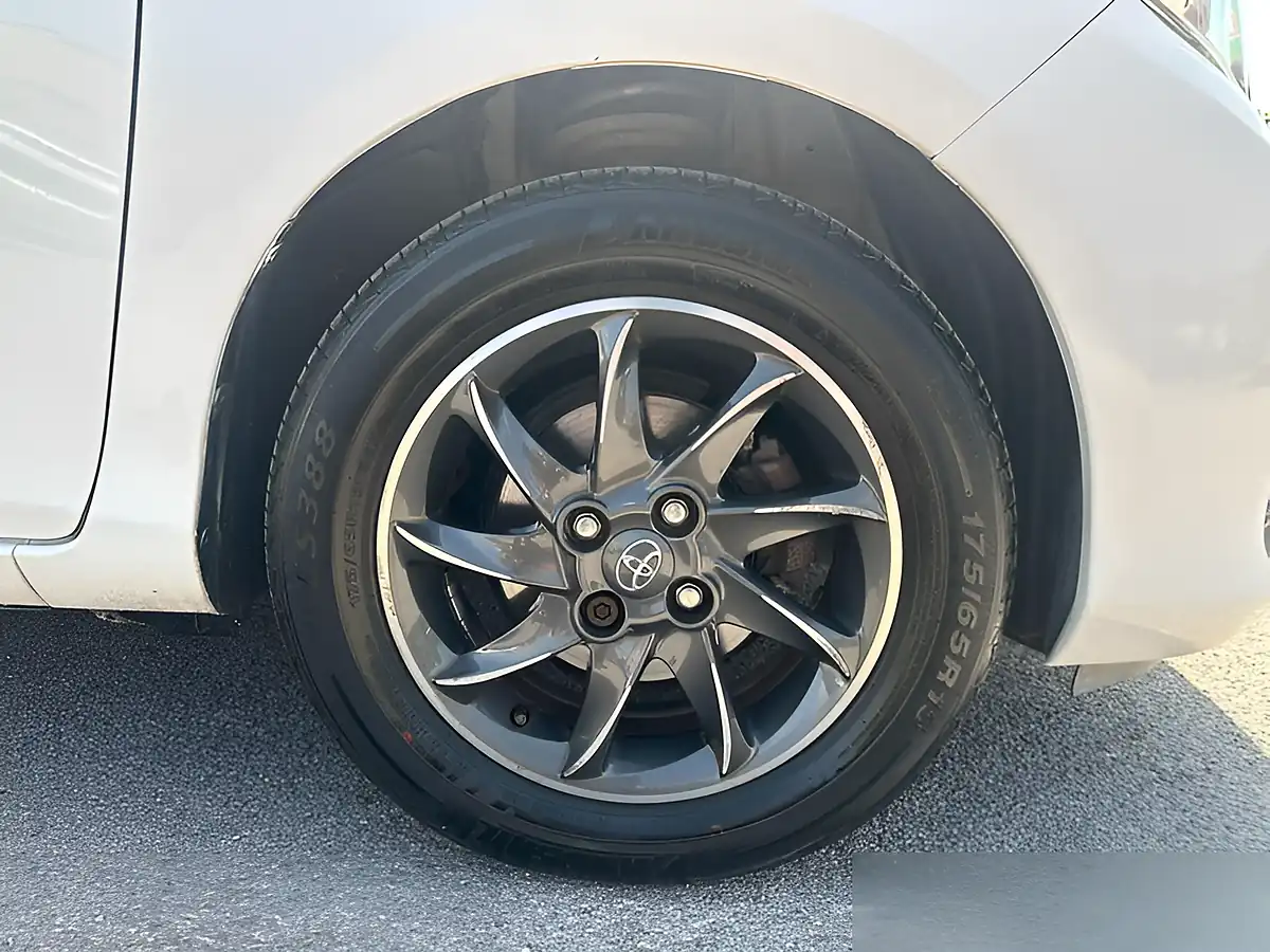 Used 2013 Toyota Yaris Tr White - Interior and Exterior details 12