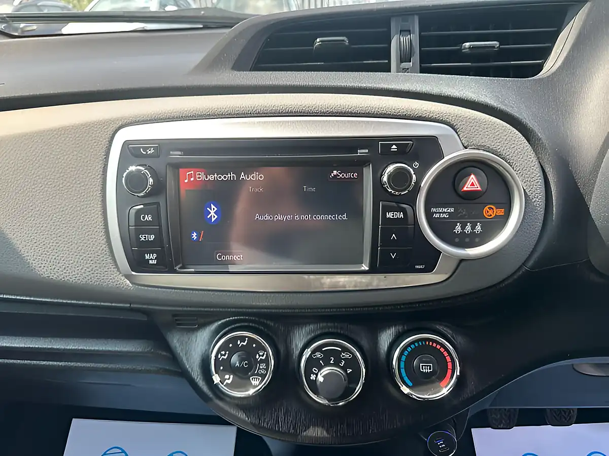 Used 2013 Toyota Yaris Tr White - Interior and Exterior details 14