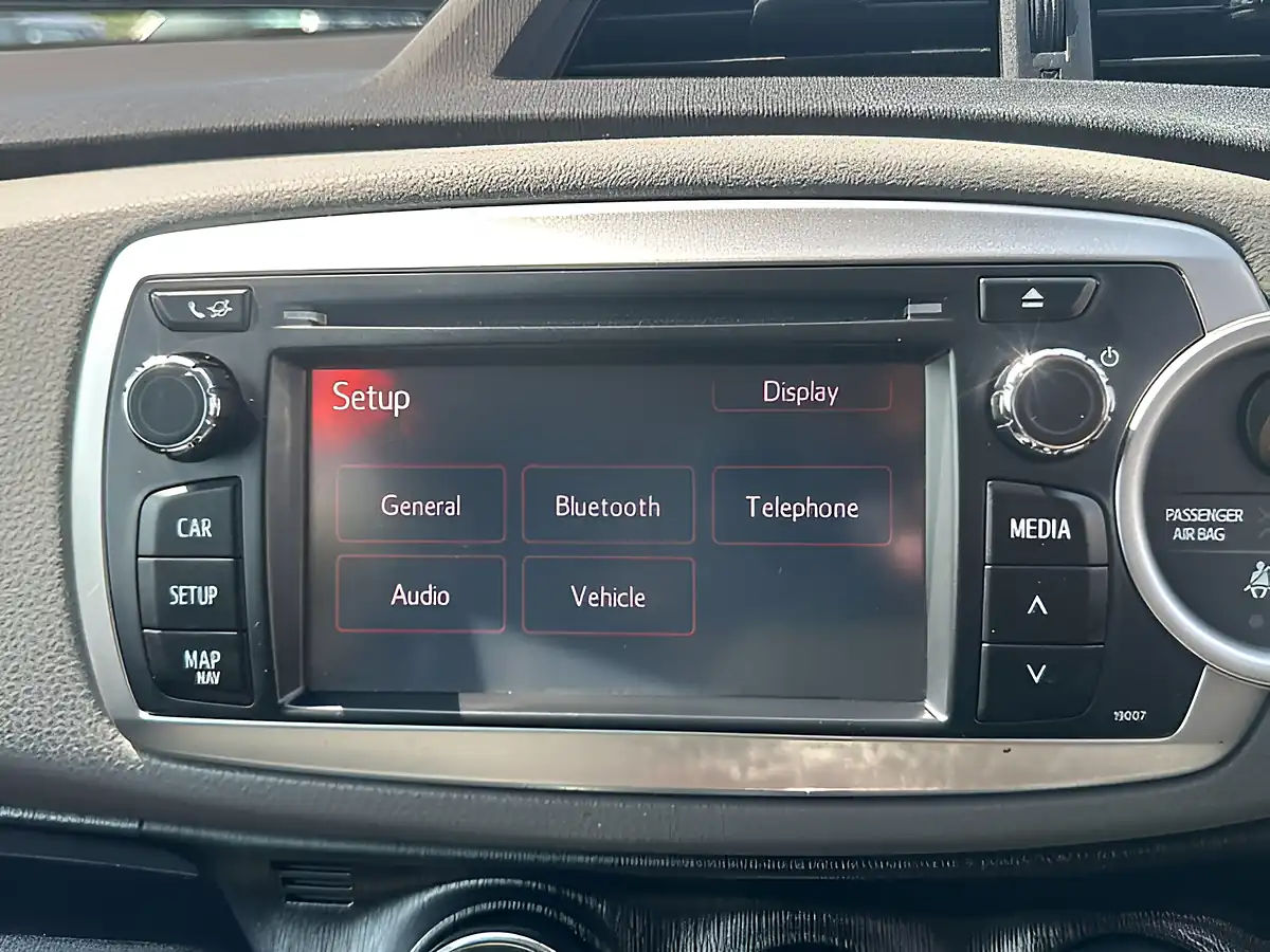 Used 2013 Toyota Yaris Tr White - Interior and Exterior details 15