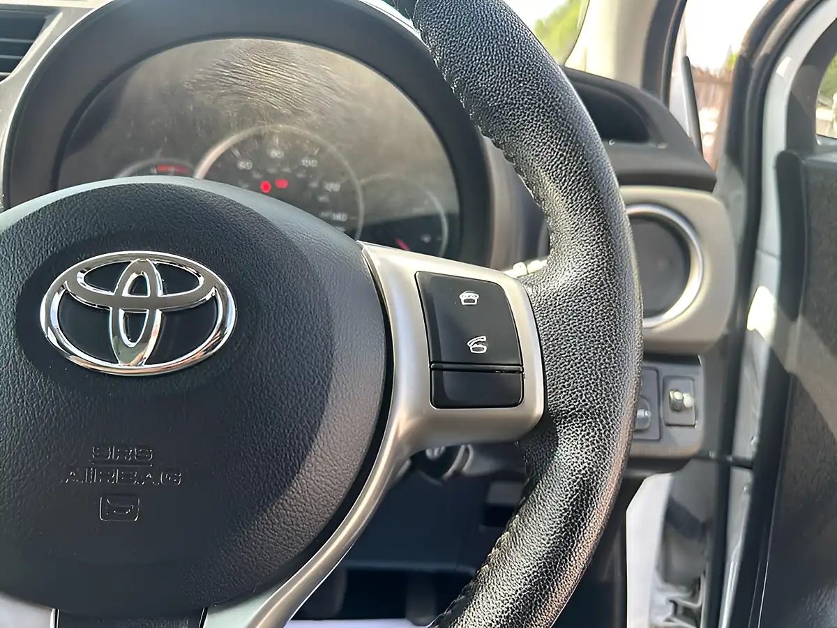 Used 2013 Toyota Yaris Tr White - Interior and Exterior details 16