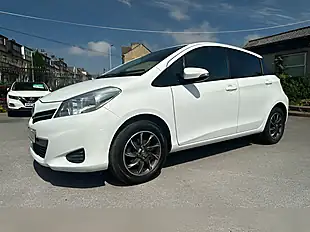 Used 2013 Toyota Yaris Tr White - Interior and Exterior details 4