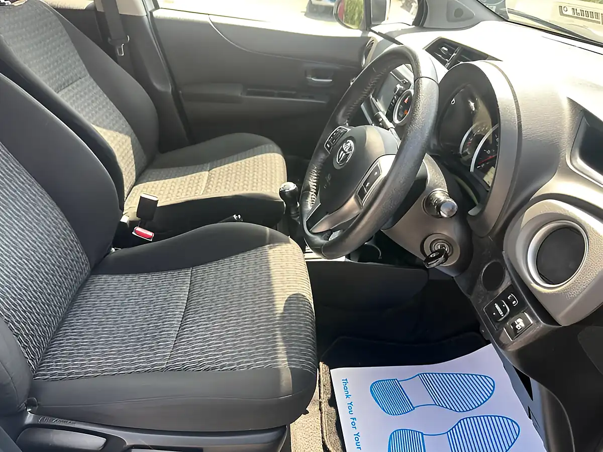 Used 2013 Toyota Yaris Tr White - Interior and Exterior details 5