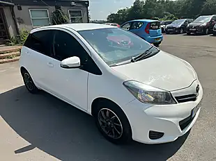 Used 2013 Toyota Yaris Tr White - Interior and Exterior details 8