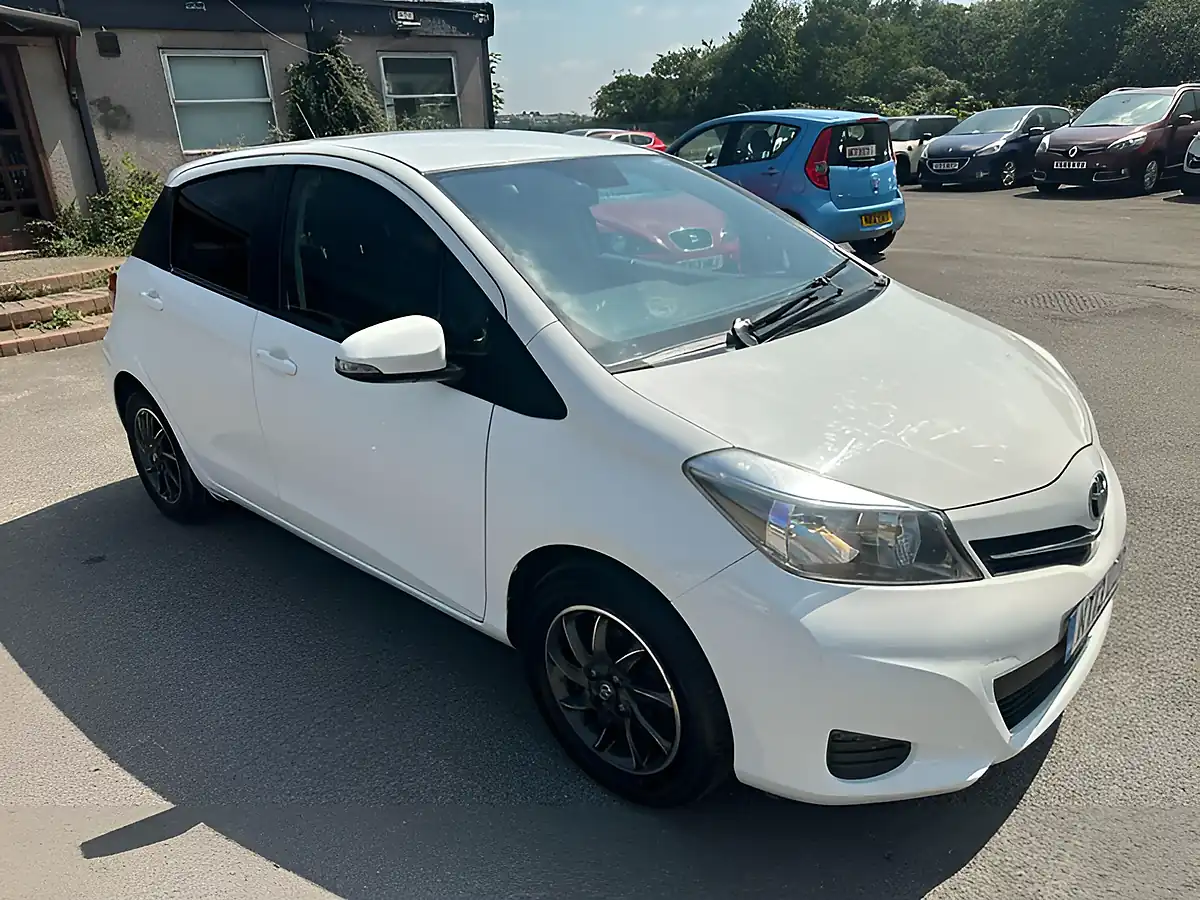 Used 2013 Toyota Yaris Tr White - Interior and Exterior details 8