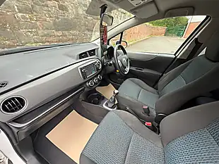 Used 2013 Toyota Yaris Tr White - Interior and Exterior details 17
