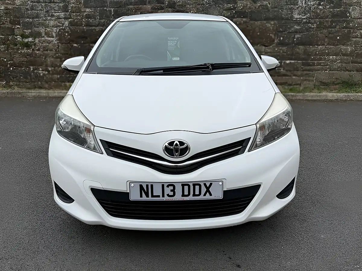 Used 2013 Toyota Yaris Tr White - Interior and Exterior details 2