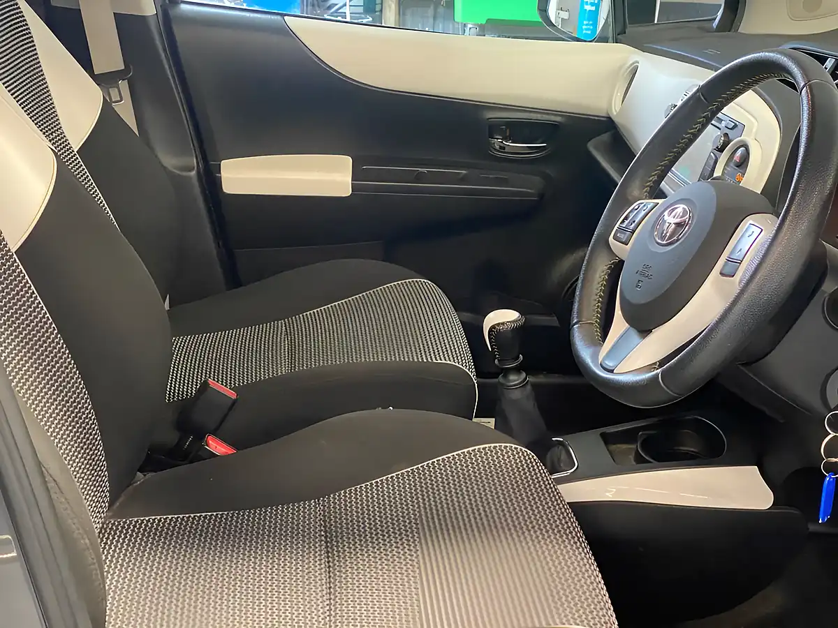 Used 2013 Toyota Yaris Trend Grey - Interior and Exterior details 11