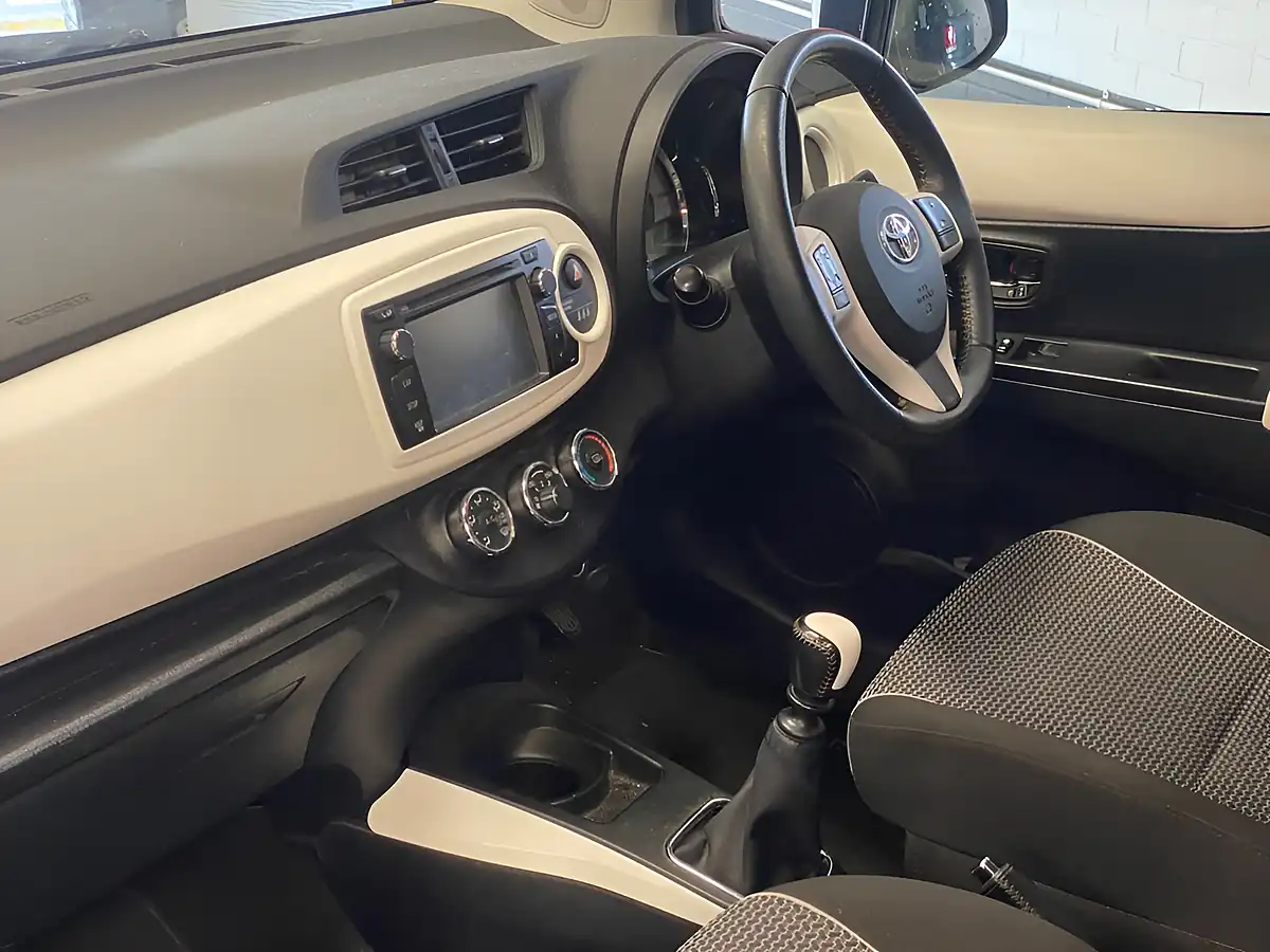 Used 2013 Toyota Yaris Trend Grey - Interior and Exterior details 12