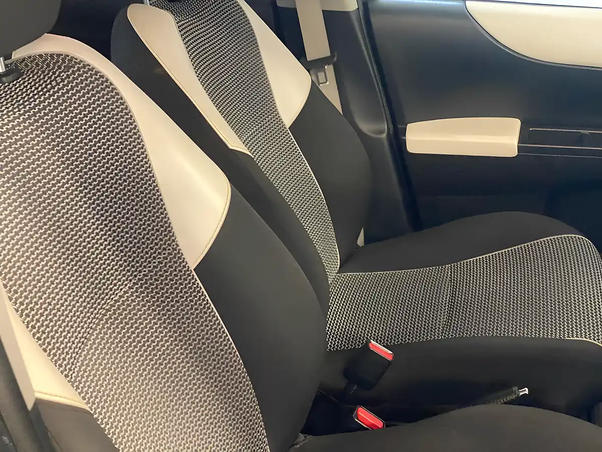 Used 2013 Toyota Yaris Trend Grey - Interior and Exterior details 13