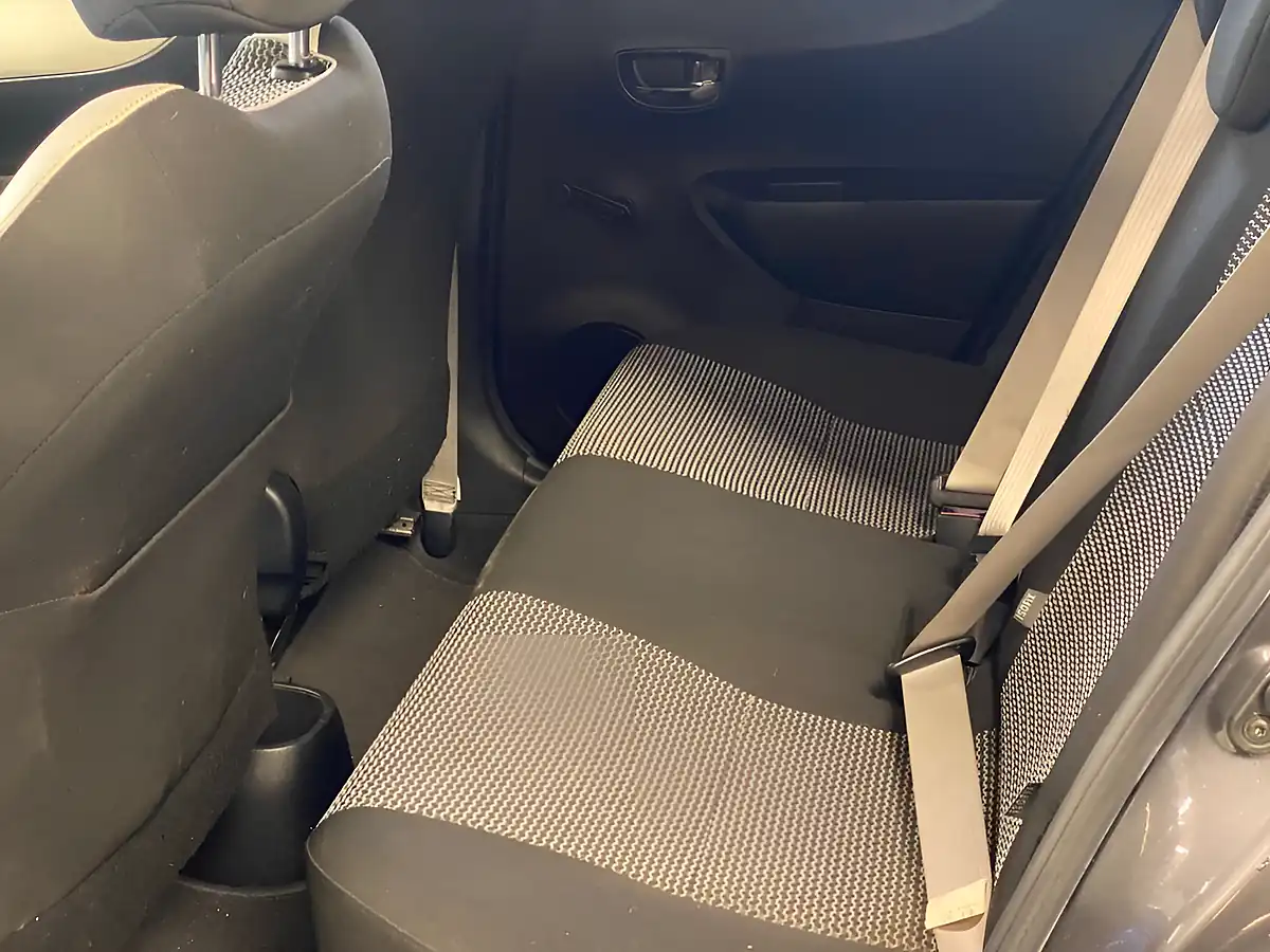 Used 2013 Toyota Yaris Trend Grey - Interior and Exterior details 14