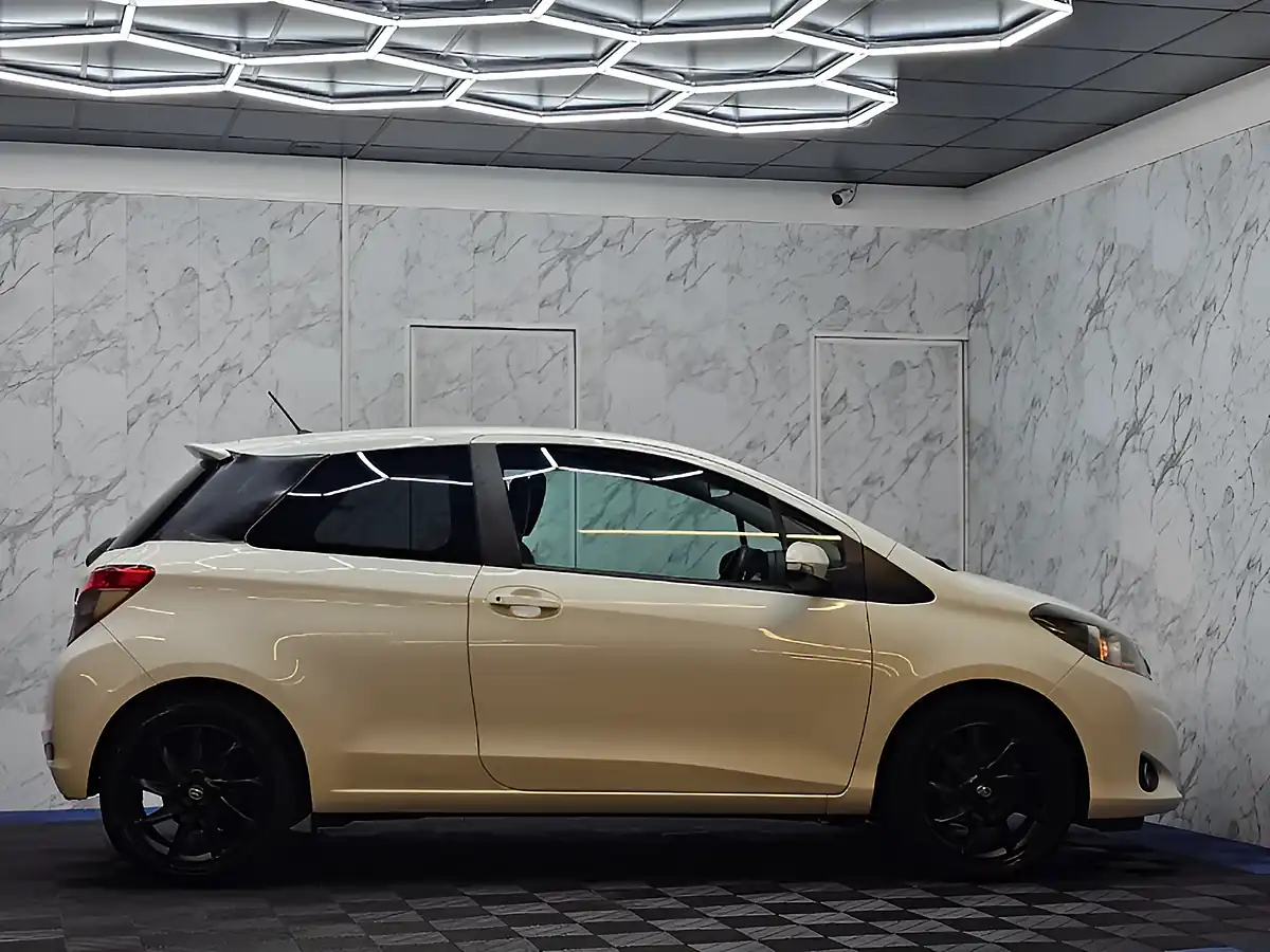 Used 2013 Toyota Yaris Trend White - Interior and Exterior details 10