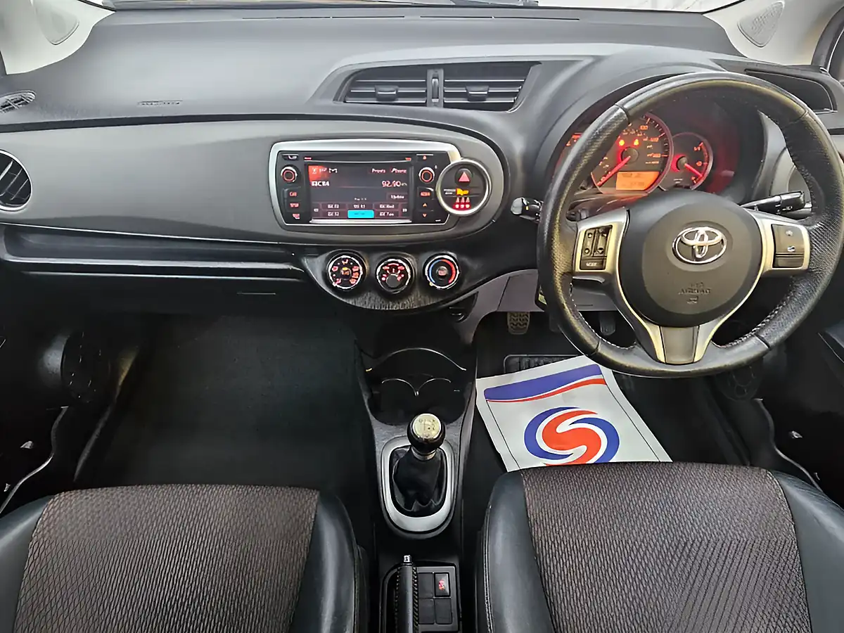 Used 2013 Toyota Yaris Trend White - Interior and Exterior details 11