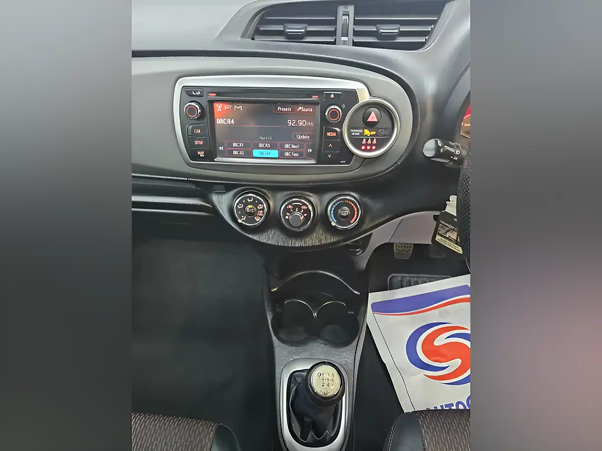 Used 2013 Toyota Yaris Trend White - Interior and Exterior details 12