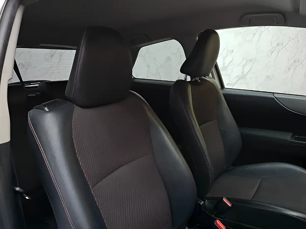 Used 2013 Toyota Yaris Trend White - Interior and Exterior details 16