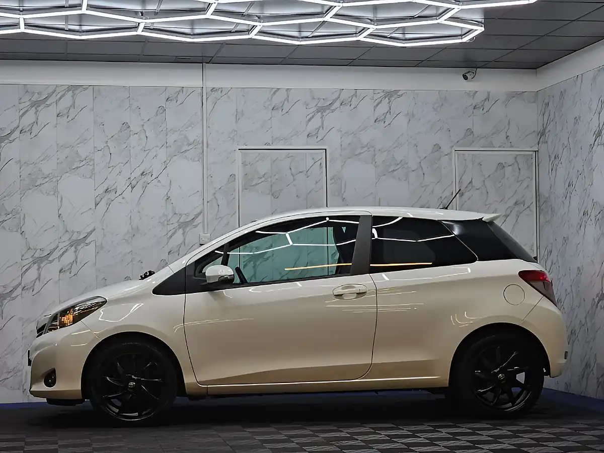 Used 2013 Toyota Yaris Trend White - Interior and Exterior details 8