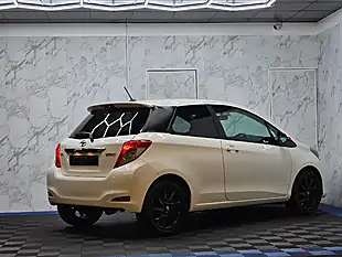 Used 2013 Toyota Yaris Trend White - Interior and Exterior details 9