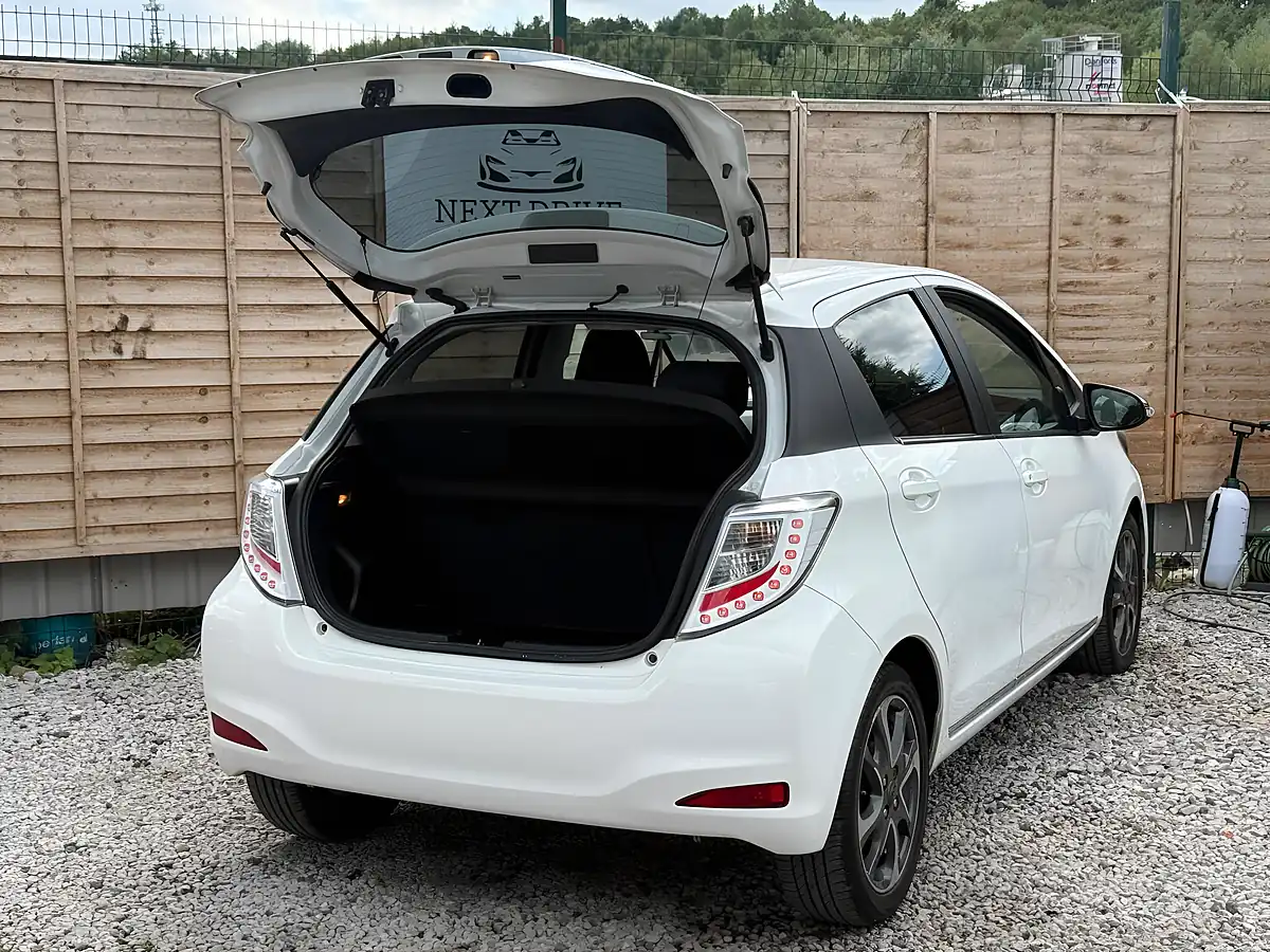 Used 2013 Toyota Yaris Trend White - Interior and Exterior details 10