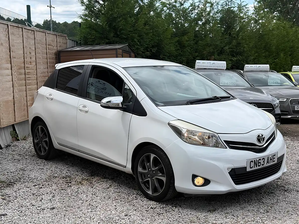 Used 2013 Toyota Yaris Trend White - Interior and Exterior details 5