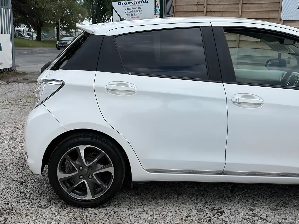Used 2013 Toyota Yaris Trend White - Interior and Exterior details 9