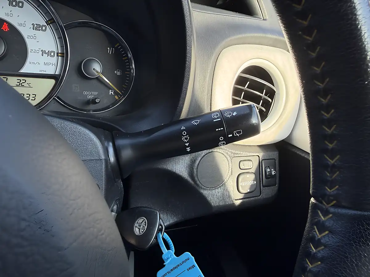Used 2013 Toyota Yaris Trend White - Interior and Exterior details 12