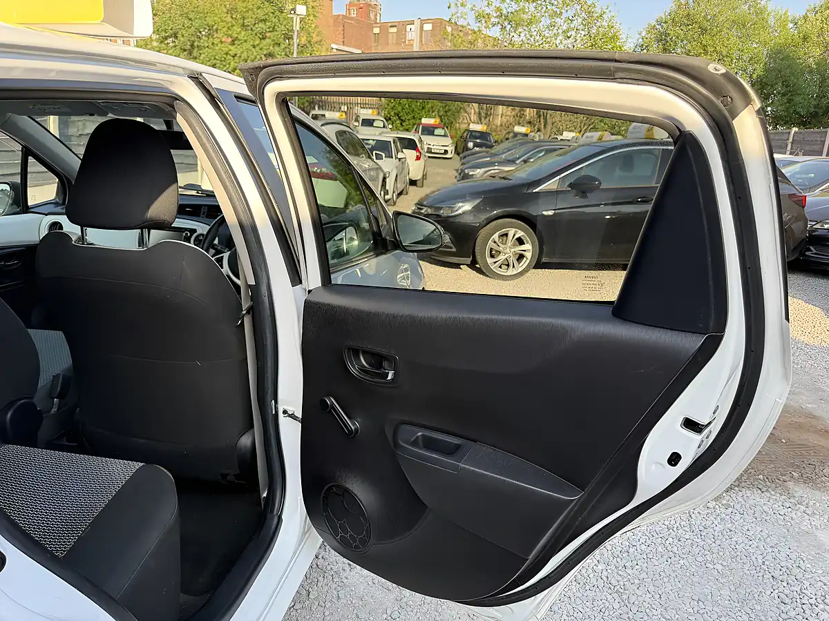 Used 2013 Toyota Yaris Trend White - Interior and Exterior details 18