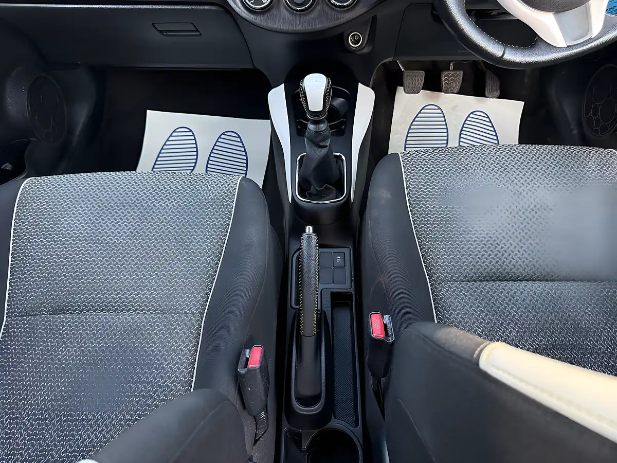 Used 2013 Toyota Yaris Trend White - Interior and Exterior details 19