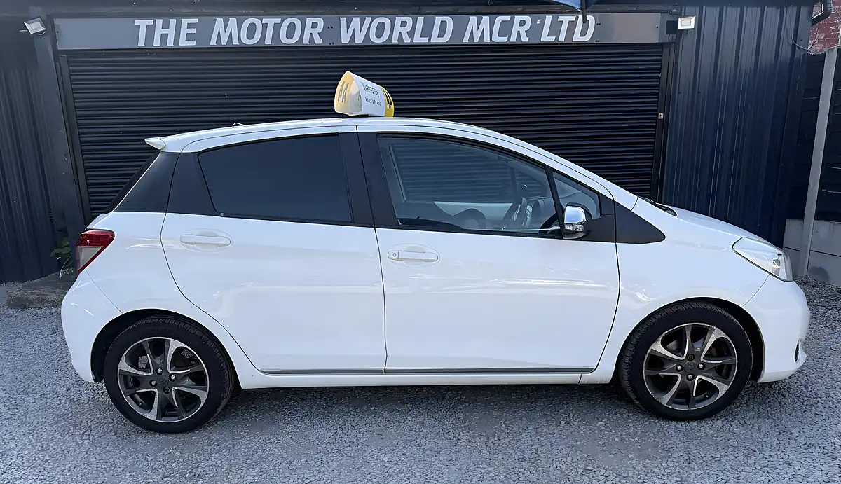 Used 2013 Toyota Yaris Trend White - Interior and Exterior details 3