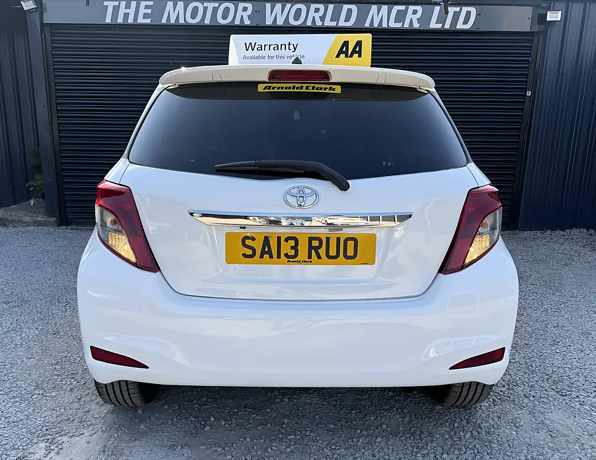 Used 2013 Toyota Yaris Trend White - Interior and Exterior details 6