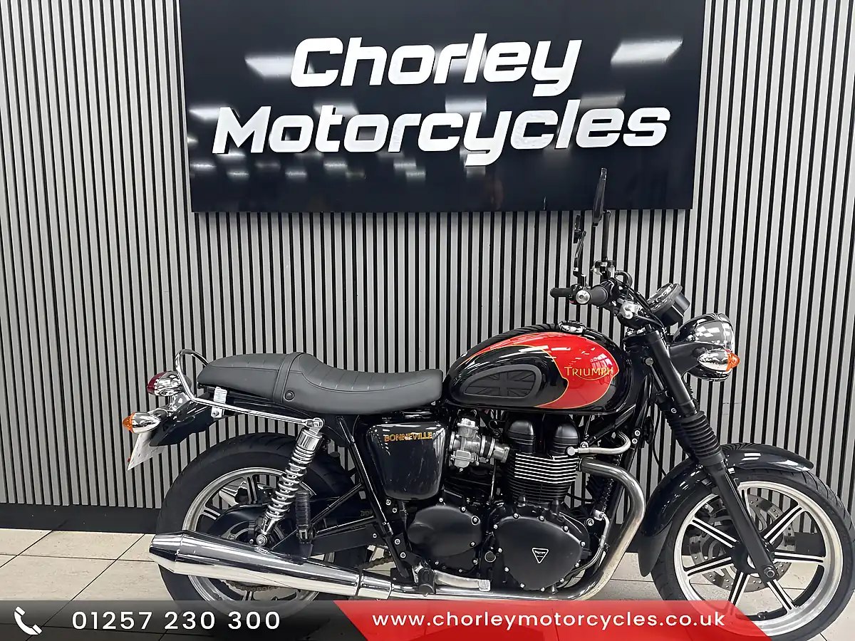 Used 2013 Triumph Bonneville Black & Gold - Front View