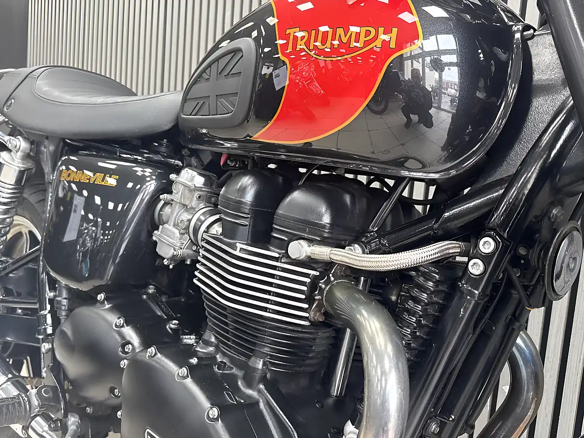 Used 2013 Triumph Bonneville Black & Gold - Interior and Exterior details 17