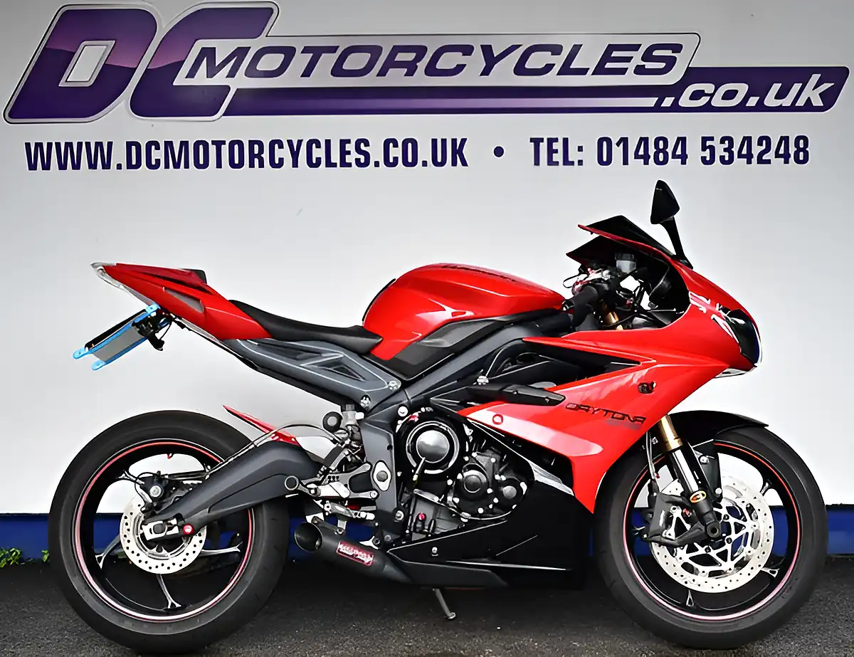 Used 2013 Triumph Daytona 675 Super Sports Red - Front View