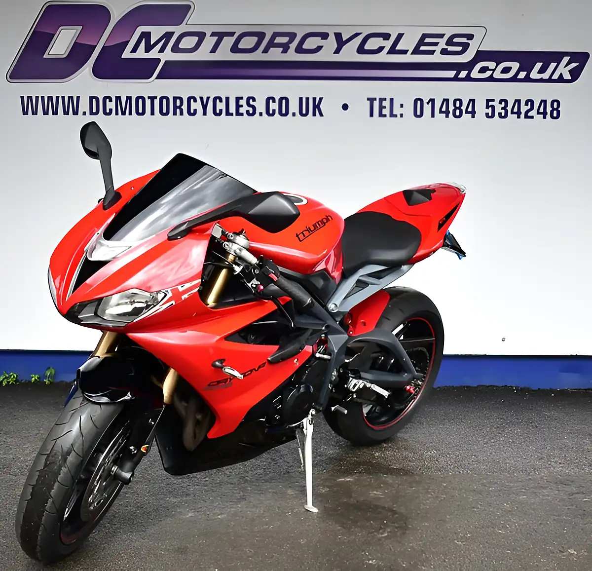Used 2013 Triumph Daytona 675 Super Sports Red - Interior and Exterior details 4