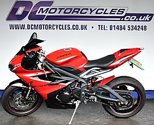 Used 2013 Triumph Daytona 675 Super Sports Red - Interior and Exterior details 5