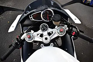 Used 2013 Triumph Daytona 675 Super Sports White - Interior and Exterior details 16