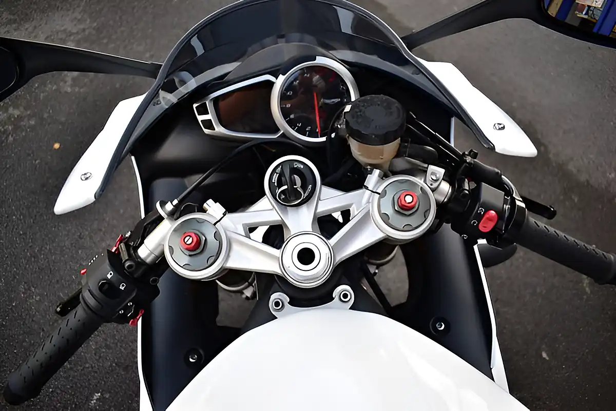 Used 2013 Triumph Daytona 675 Super Sports White - Interior and Exterior details 16