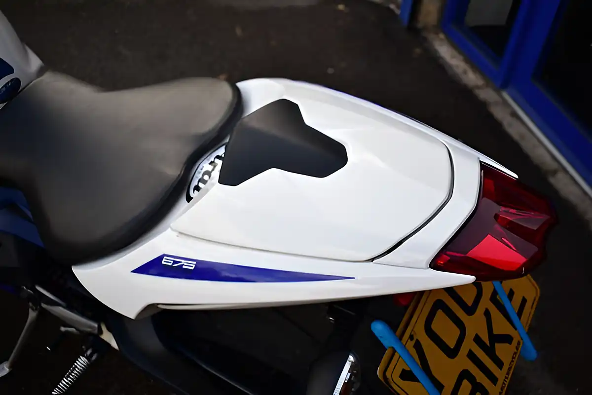 Used 2013 Triumph Daytona 675 Super Sports White - Interior and Exterior details 17