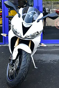 Used 2013 Triumph Daytona 675 Super Sports White - Interior and Exterior details 3